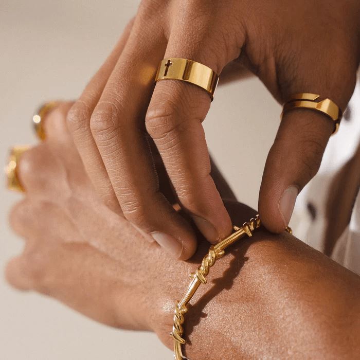 Anel Cruz Banhada a Ouro 18k ANEL 95 Blueen Store