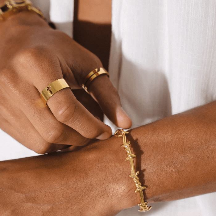 Anel Cruz Banhada a Ouro 18k ANEL 95 Blueen Store