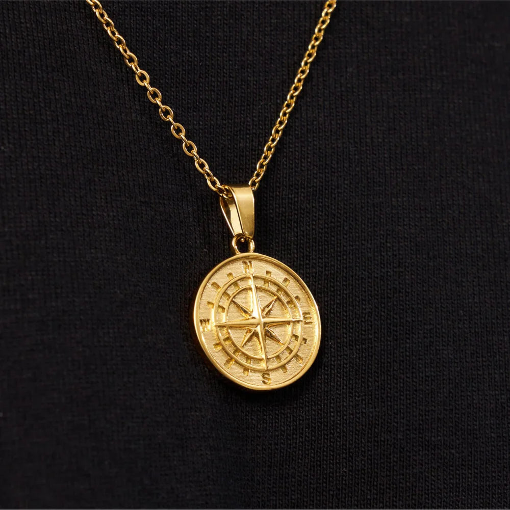 Colar Bússola Banhado a Ouro 18k COLAR 71 Blueen Store 