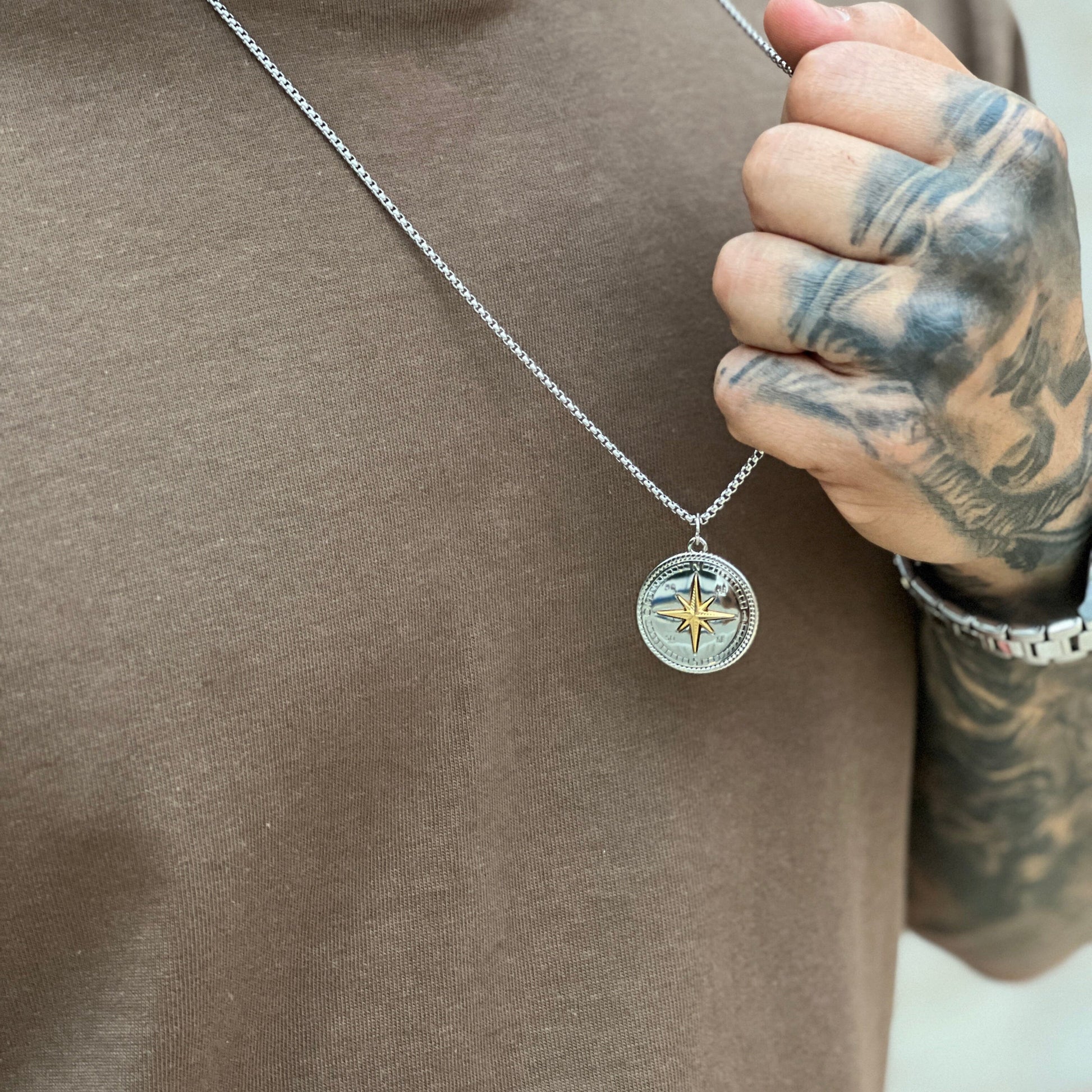 Colar Rosa dos Ventos Aço Prata COLAR 21 Blueen Store 
